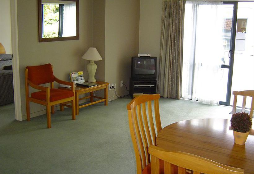 Asure Bush Inn Court Motel 3