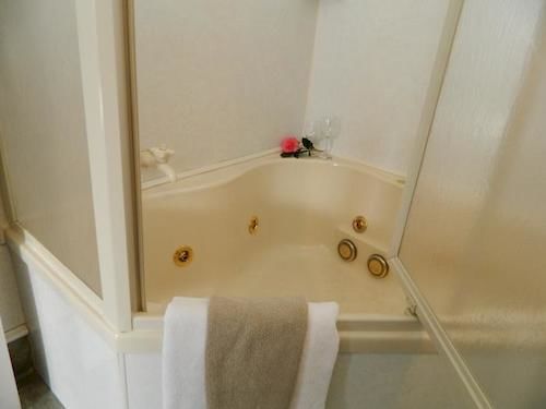 Best Western Colonial Motel 19