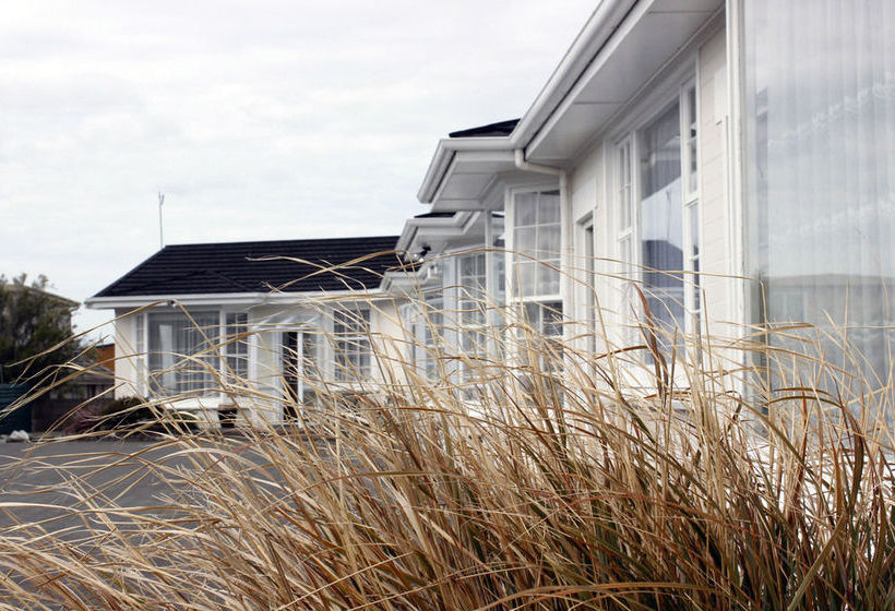 Best Western Colonial Motel 8