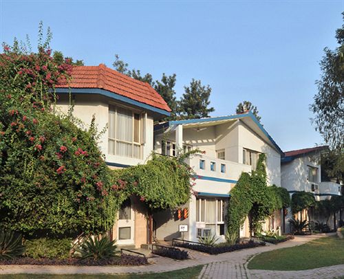 Best Western Resort Country Club 17