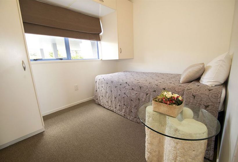 Blue Pacific Quality Apartments 17