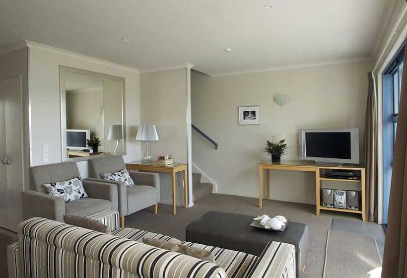 Blue Pacific Quality Apartments 19