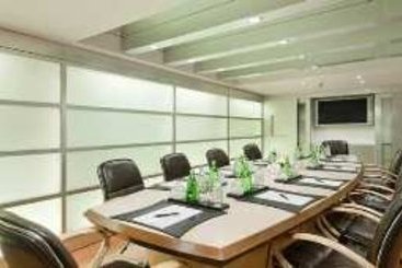 Hotel Hilton Mumbai International Airport 8