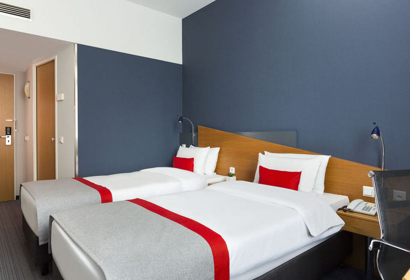 Hotel Holiday Inn Express Dortmund 11