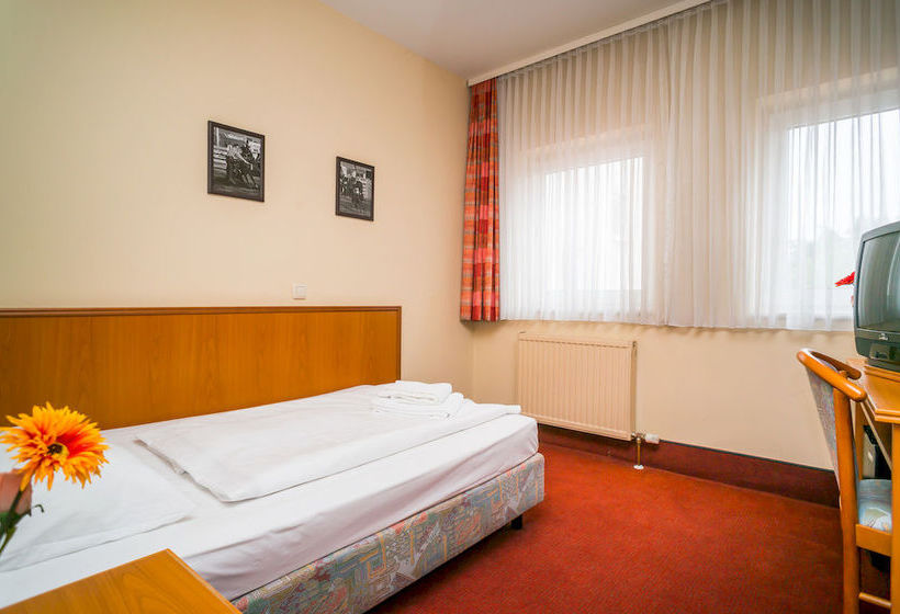 FrankAir Star Hotel Frankfurt Airport 12