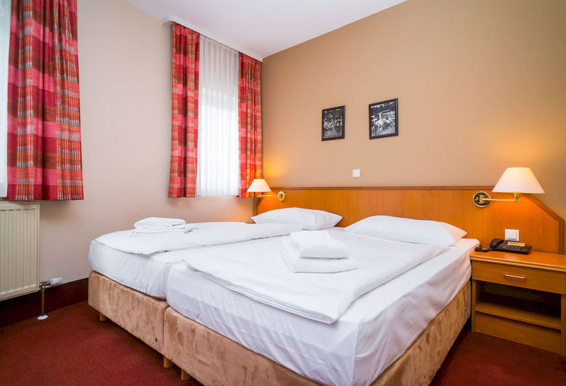 FrankAir Star Hotel Frankfurt Airport 14