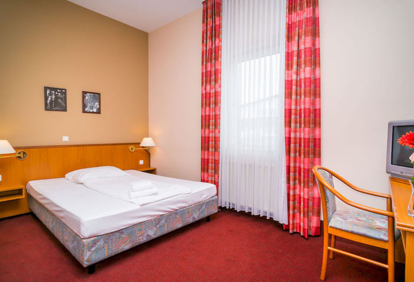 FrankAir Star Hotel Frankfurt Airport 4