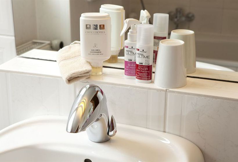 Comfort Hotel Frankfurt Airport 1