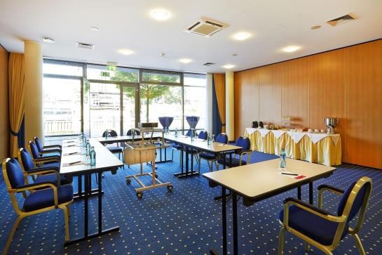 Hotel Ramada Stade 11