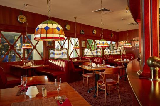 Hotel Ramada Stade 18