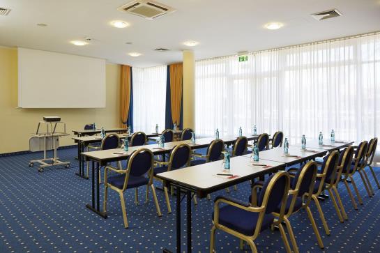 Hotel Ramada Stade 19