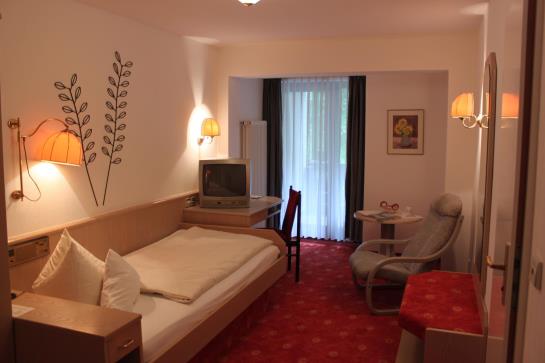 Flair Hotel Sonnenhof 8