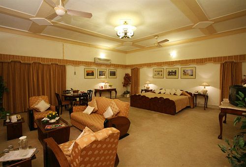 Hotel Karni Bhawan 10