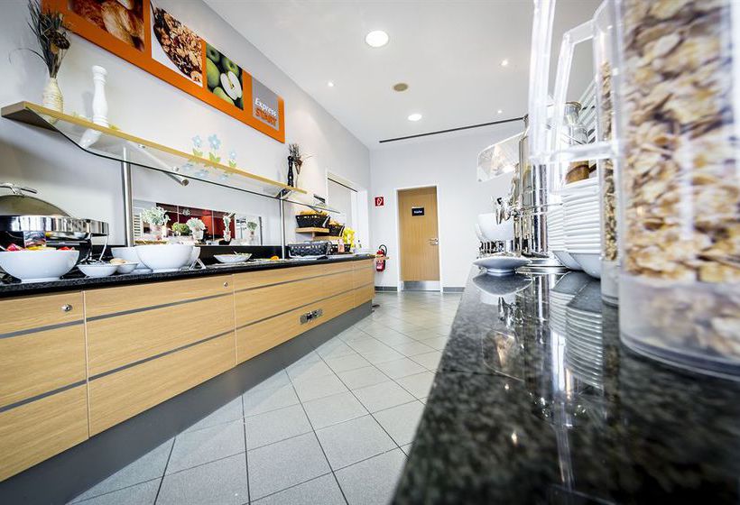 Hotel Holiday Inn Express Cologne Muelheim 16