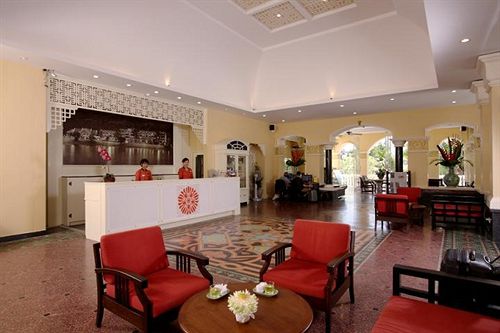 Hotel Front Village 10