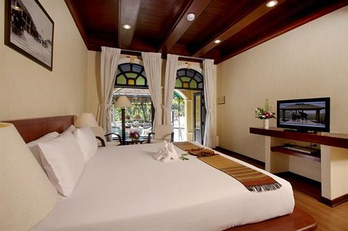 Hotel Front Village 14