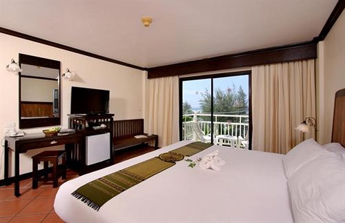 Hotel Front Village 16