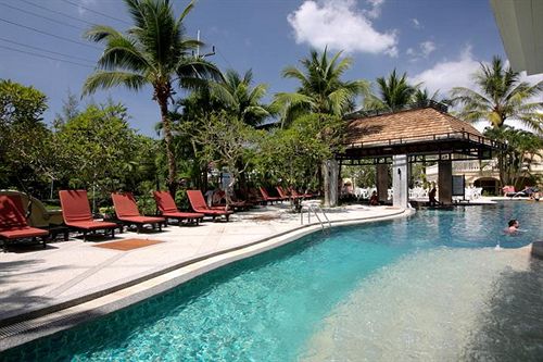 Hotel Front Village 2