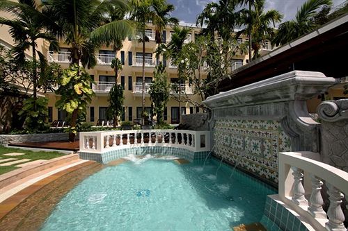 Hotel Front Village 3