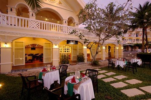 Hotel Front Village 4