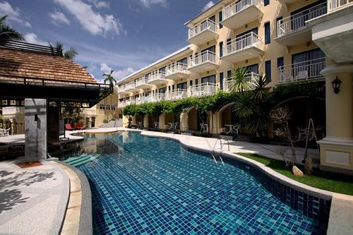 Hotel Front Village 6