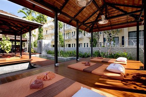 Hotel Front Village 7