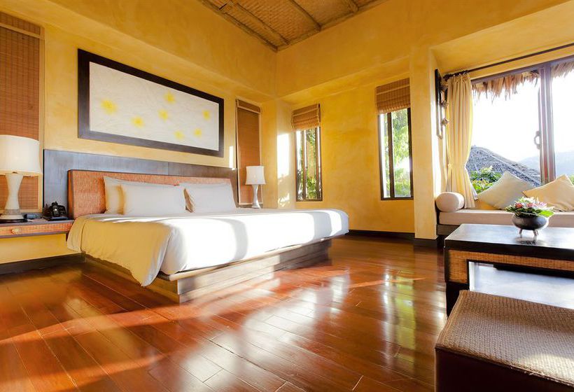 Hotel Phi Phi Island Village Beach Resort