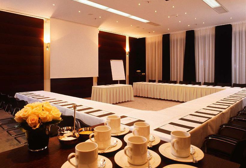 Steigenberger Hotel Metropolitan 10