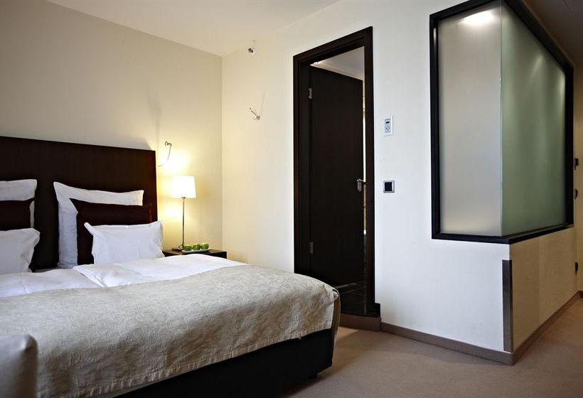 Steigenberger Hotel Metropolitan 12