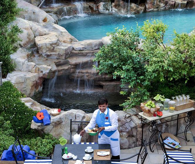 The Twelve Apostles Hotel & Spa 1