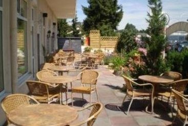 Albatros Airport Hotel 4