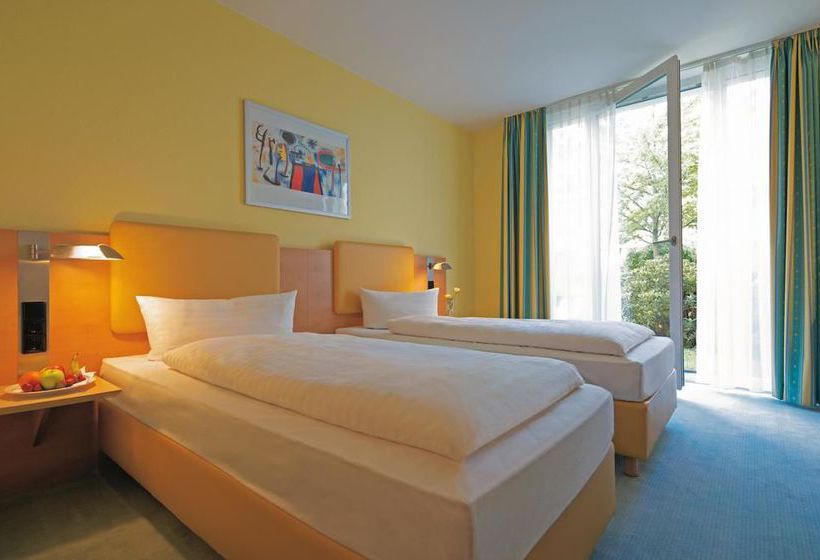 InterCityHotel Düsseldorf 11