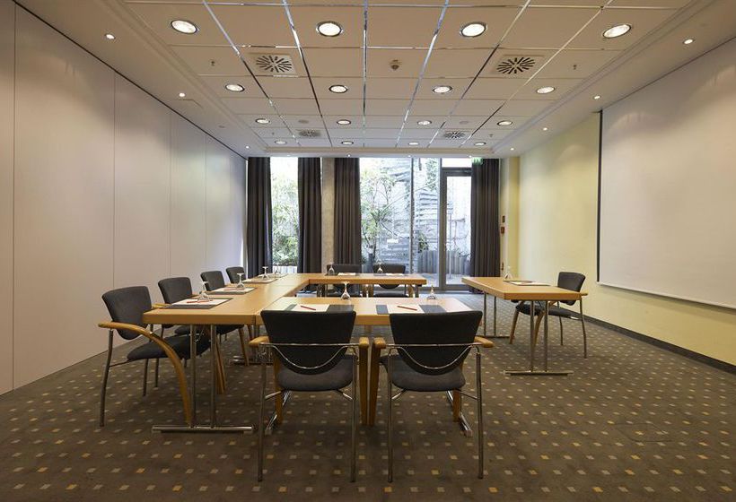 InterCityHotel Düsseldorf 3