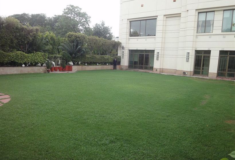 Radisson Hotel Varanasi 11