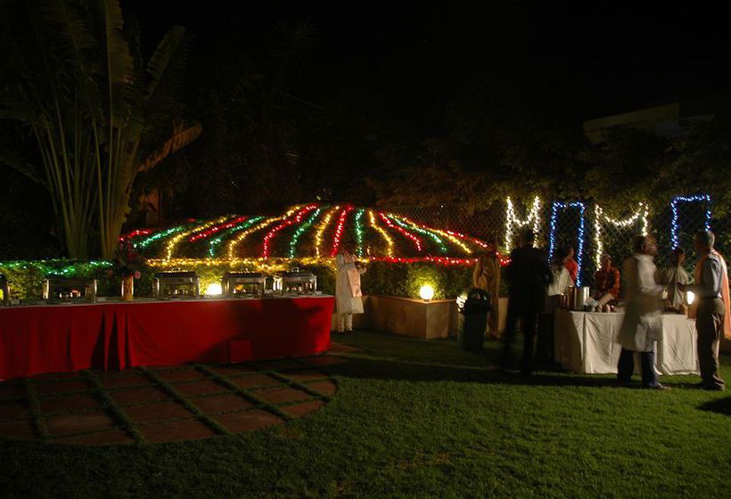 Radisson Hotel Varanasi 14