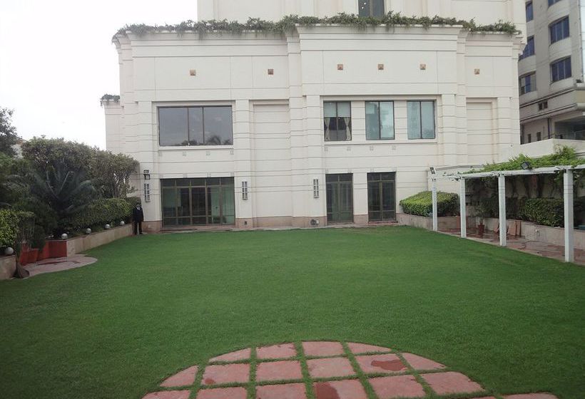 Radisson Hotel Varanasi 18