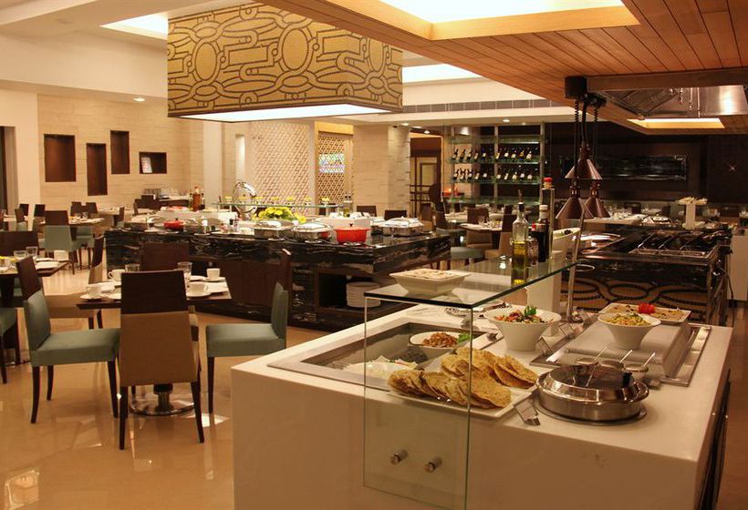 Radisson Hotel Varanasi 3