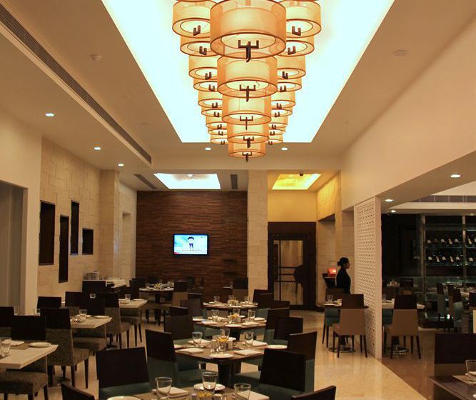 Radisson Hotel Varanasi 4