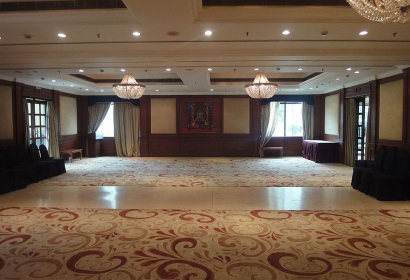 Radisson Hotel Varanasi 9