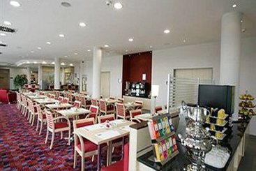 Hotel Holiday Inn Express Munich Messe 4