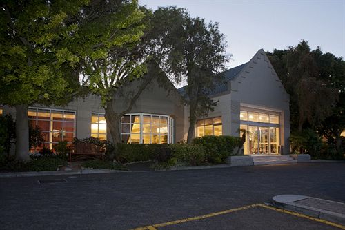 Hotel City Lodge Pinelands 18