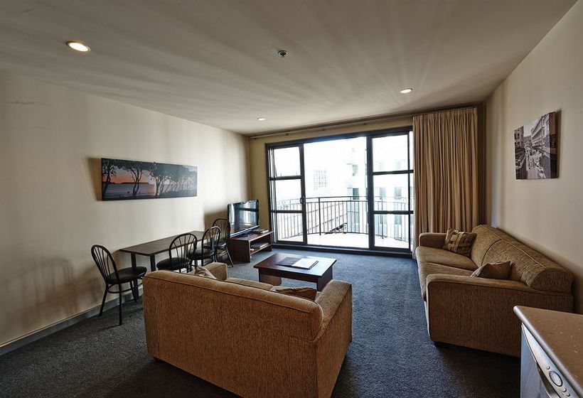 Hotel Quest Atrium 6