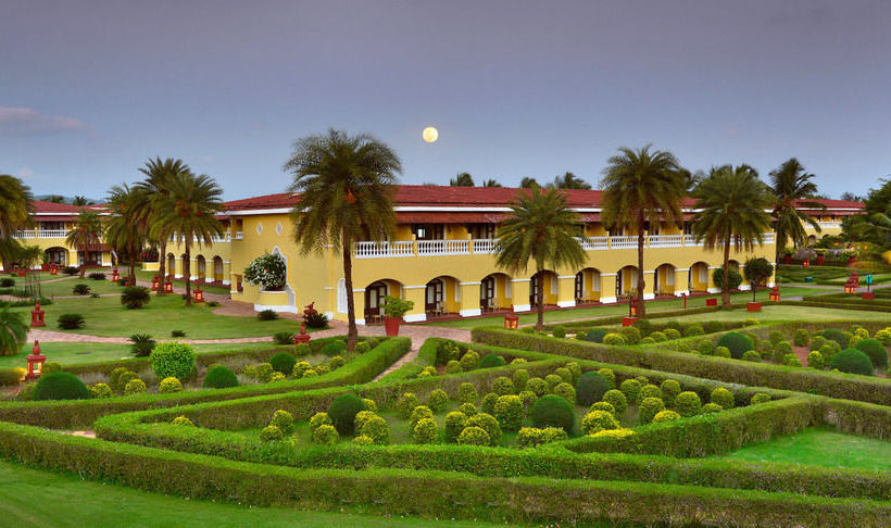 Hotel The LaLiT Golf & Spa Resort Goa 11