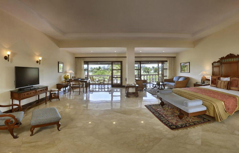 Hotel The LaLiT Golf & Spa Resort Goa 14