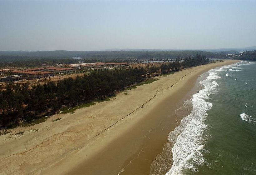 Hotel The LaLiT Golf & Spa Resort Goa 15