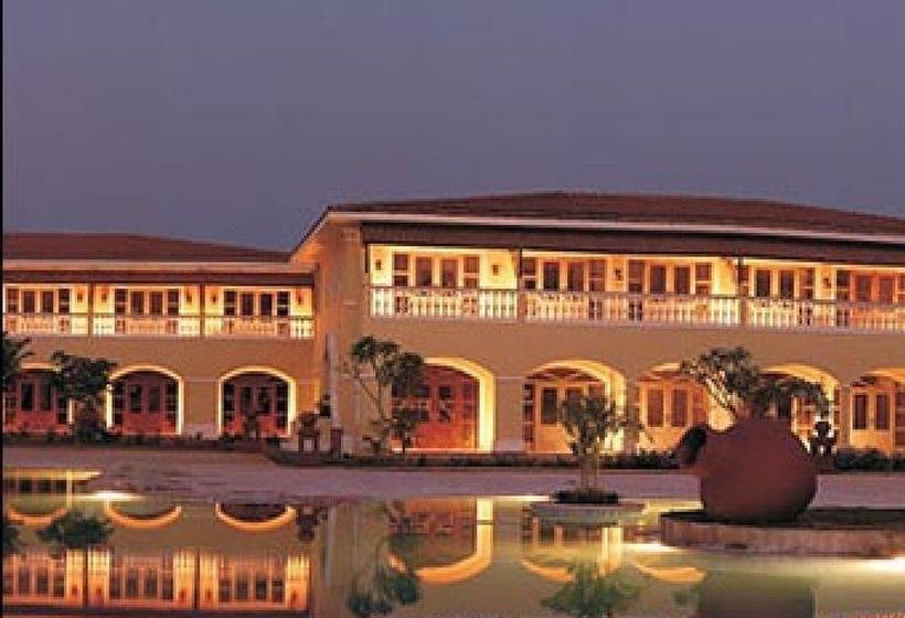 Hotel The LaLiT Golf & Spa Resort Goa 16