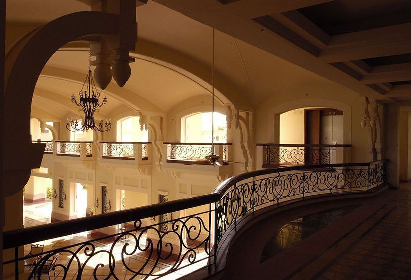 Hotel The LaLiT Golf & Spa Resort Goa 4