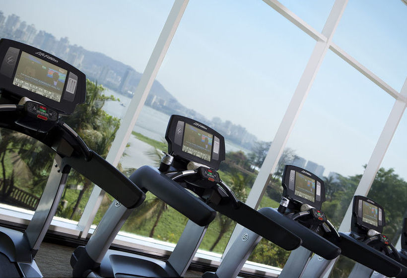 Marriott Executive Apartments Lakeside Chalet 12