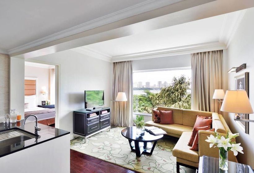 Marriott Executive Apartments Lakeside Chalet 2