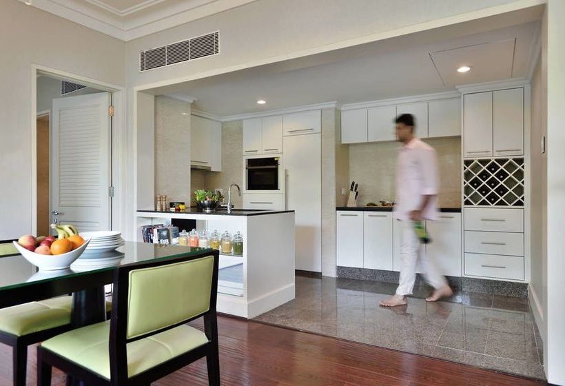 Marriott Executive Apartments Lakeside Chalet 7